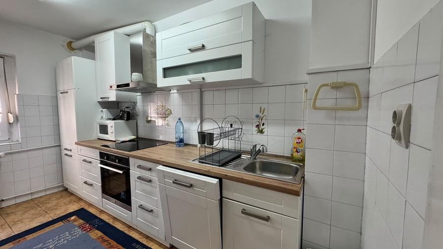 Apartament cu 3 camere decomandat în Decebal