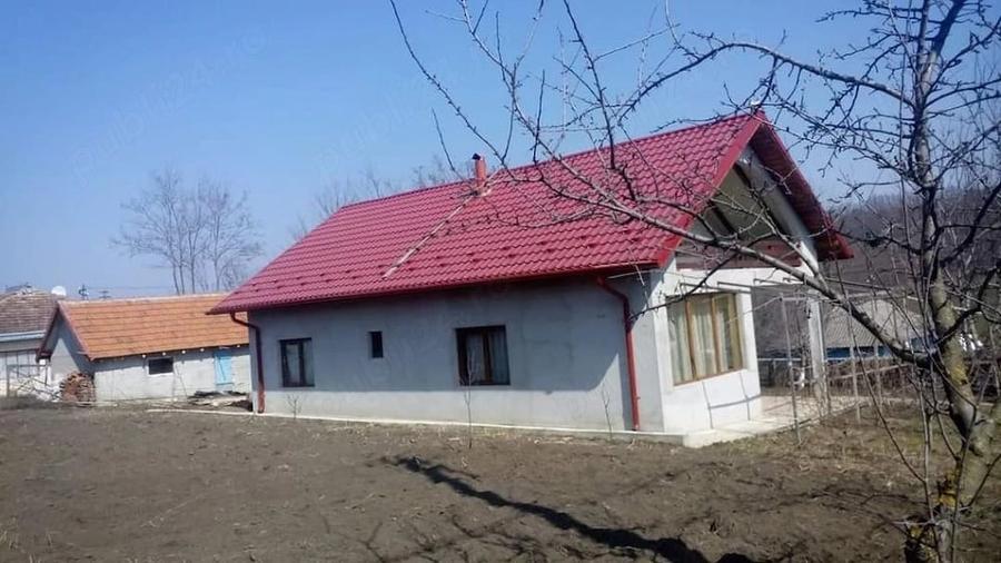 Casă cu 3 camere cu Teren 2645 Mp în Dragalina (Hlipiceni)