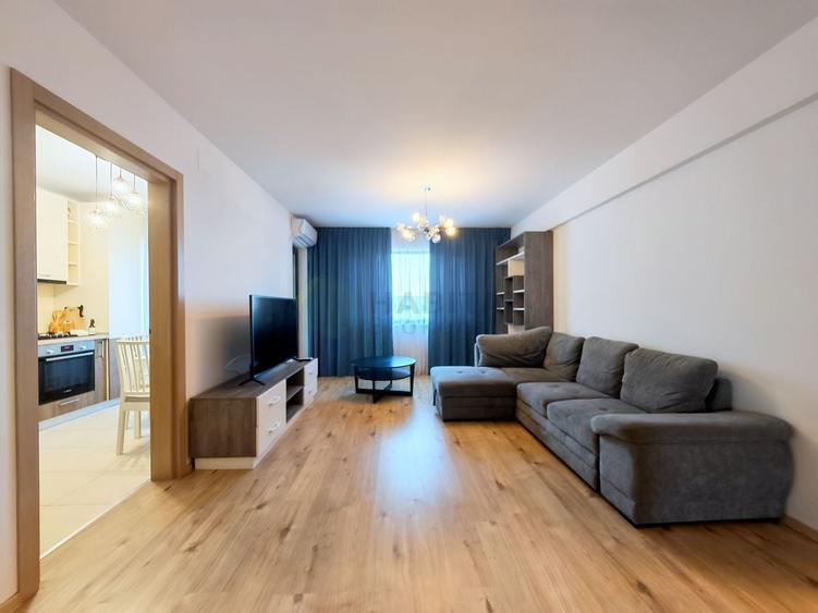 Apartament cu 3 camere decomandat, mobilat în Băneasa