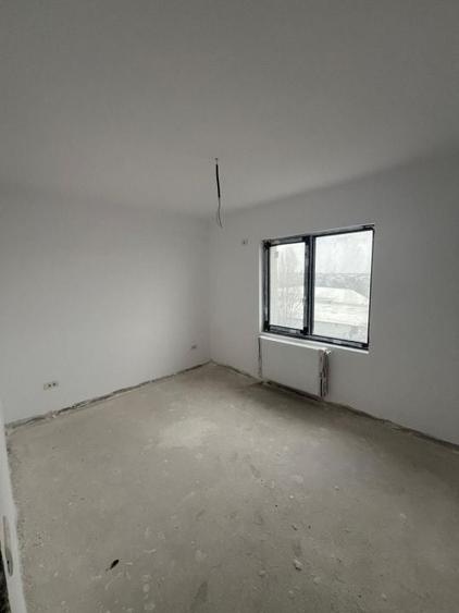 Apartament cu 3 camere decomandat în Fundeni