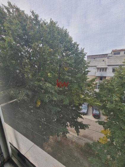 Apartament cu 3 camere decomandat în Tomești