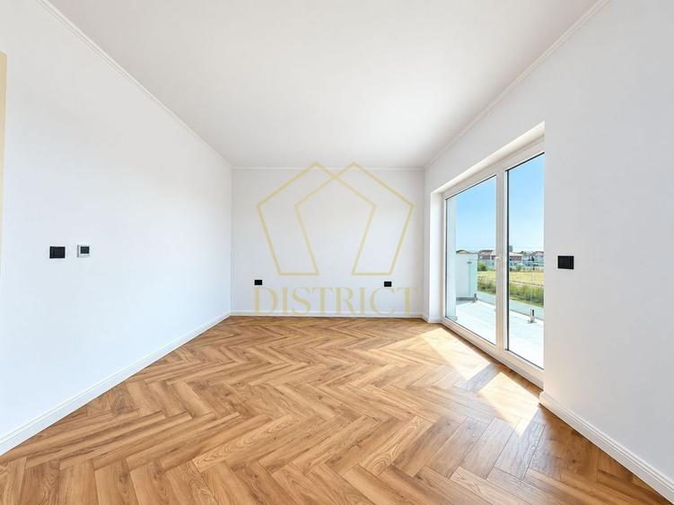 Duplex cu 4 camere cu Canalizare în Dumbrăvița