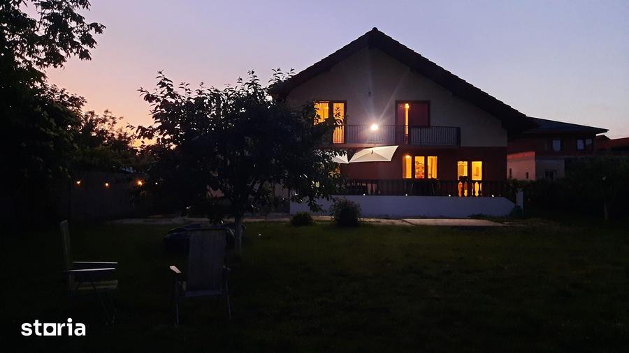 Casă cu 5 camere cu Teren 1514 Mp în Central