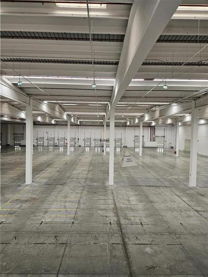 Spațiu industrial, de 3,000 mp, în Est