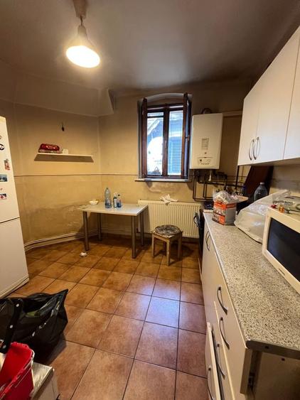 Apartament cu 3 camere semidecomandat, mobilat în Grivița