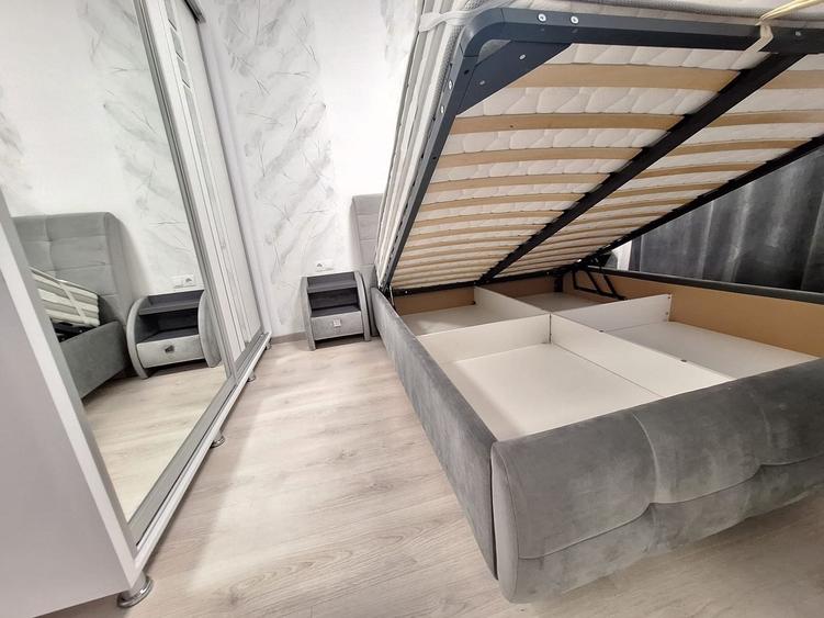 Apartament cu 3 camere semidecomandat în Florești