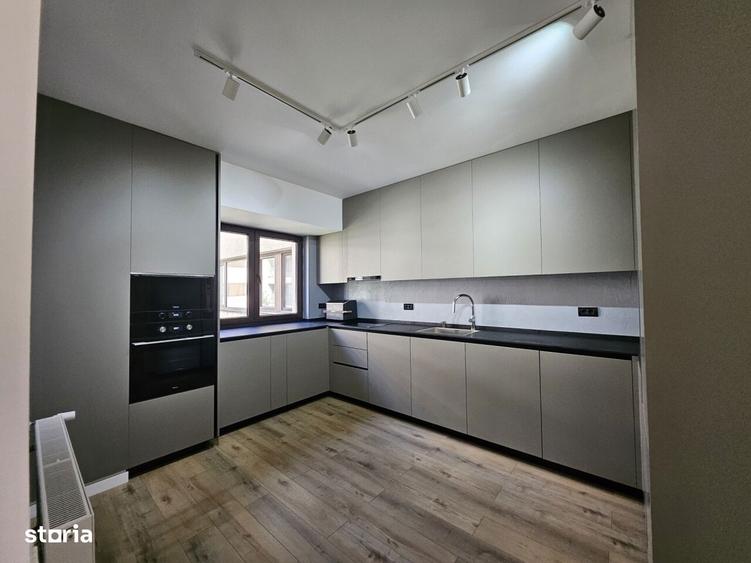 Apartament cu 4 camere în Sud