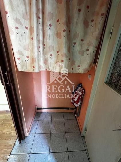 Apartament cu 2 camere semidecomandat în Batiz