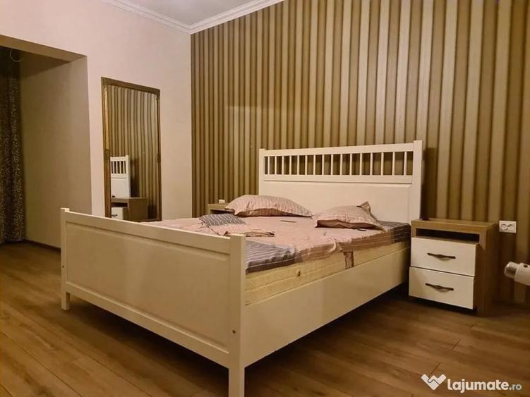 Casă cu 7 camere cu Teren 300 Mp în Faleză