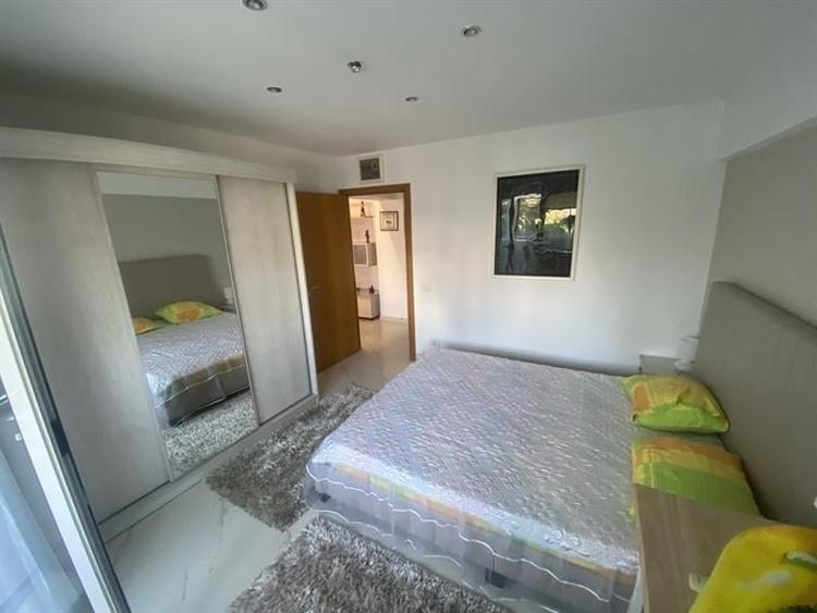 Apartament cu 3 camere decomandat, mobilat în P-ța Unirii — fotografia 3