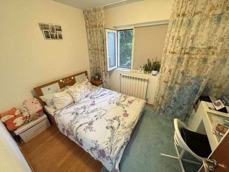 Apartament cu 3 camere decomandat, mobilat în Inel II