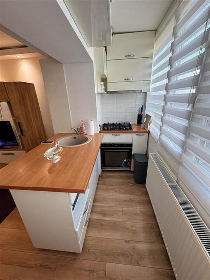 Apartament cu 3 camere decomandat, mobilat în Central