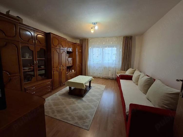 Garsonieră decomandată în Iris