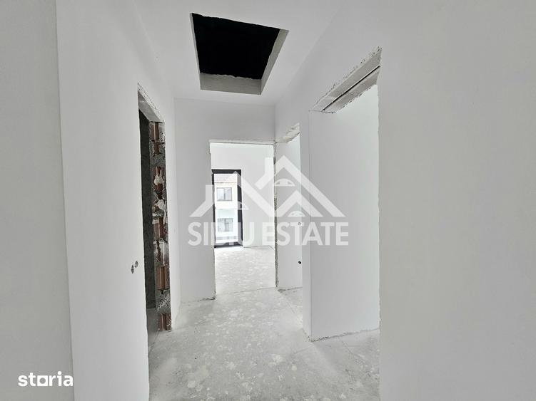 Casă cu 4 camere cu Teren 500 Mp în Central