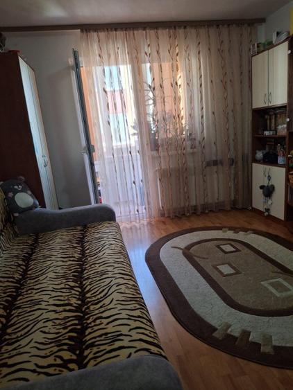Apartament cu 2 camere semidecomandat în Noua