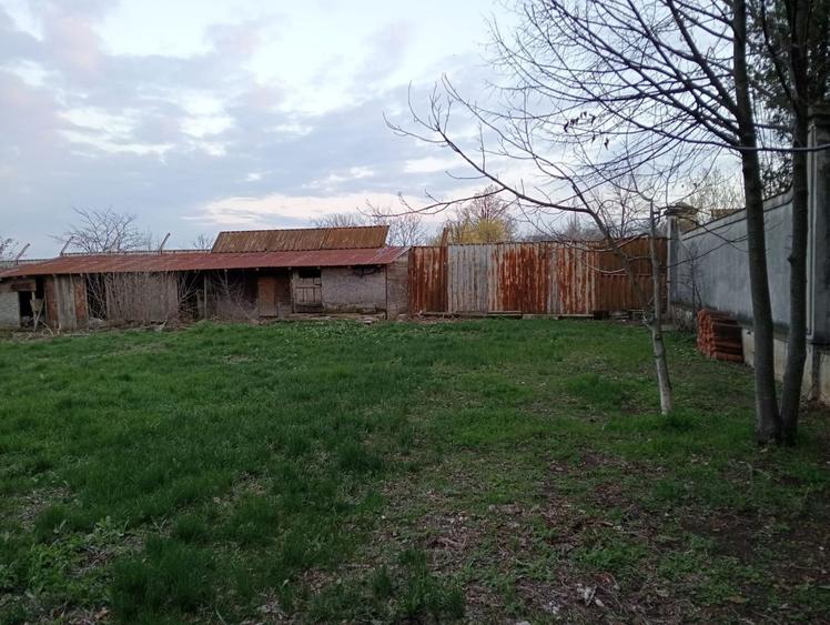 Teren intravilan de 2000 mp, în Străulești