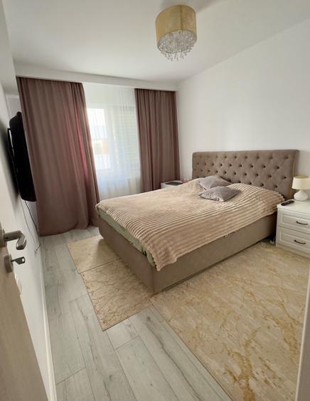 Apartament cu 3 camere decomandat, mobilat în Central