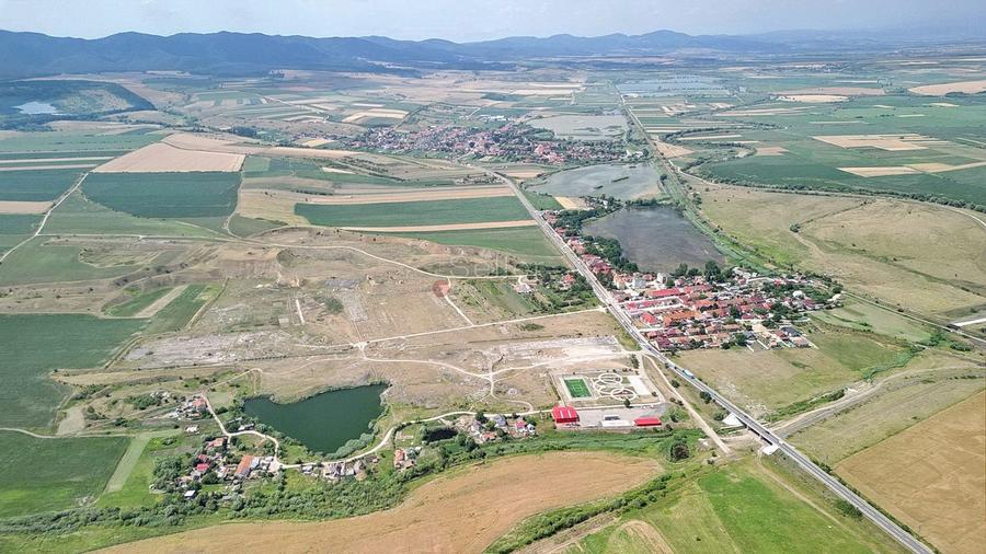 Teren Construcții intravilan de 237631 mp, în Feldioara
