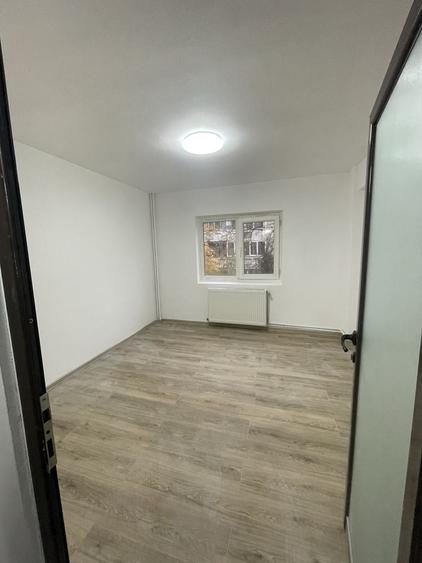 Apartament cu 3 camere decomandat, mobilat în Virtuții