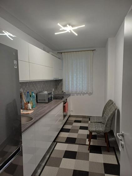 Inchiriez apartament cu 2 camere - 1
