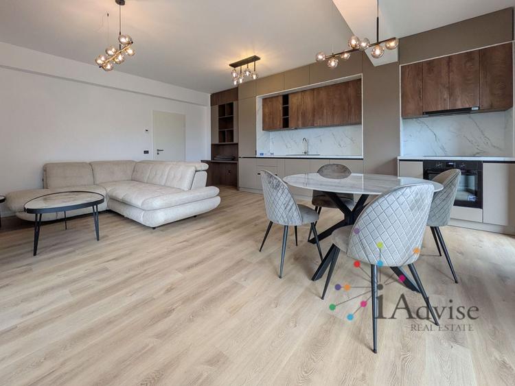 Apartament cu 2 camere decomandat, mobilat în Tractorul