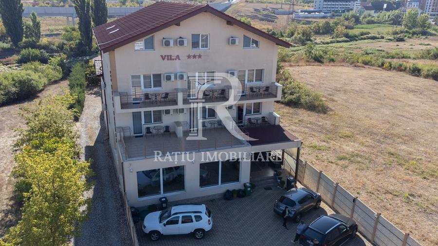 Casă individuală cu 18 camere cu Piscina în Sânmartin