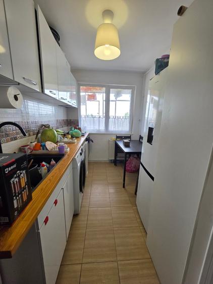 Apartament cu 2 camere semidecomandat în Berceni