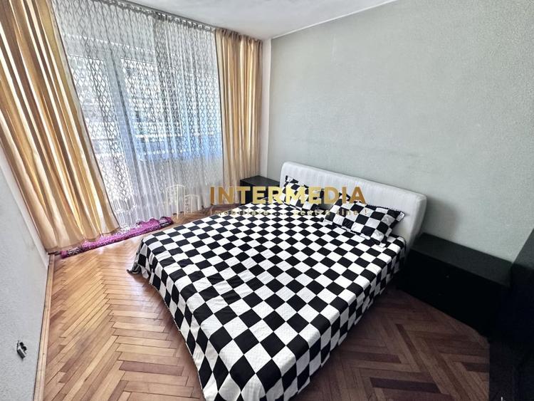 Apartament cu 4 camere decomandat, mobilat în Cetate