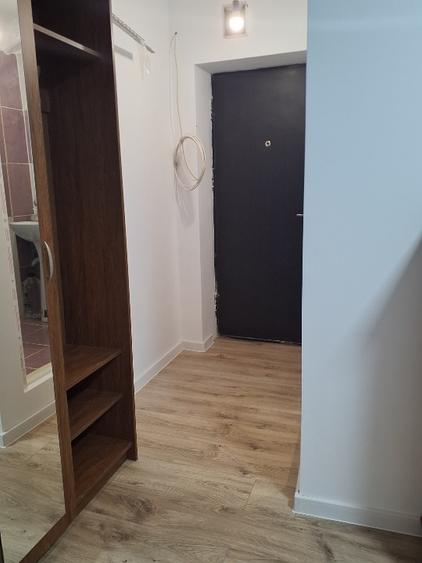 Apartament cu 2 camere semidecomandat, mobilat în Rahova
