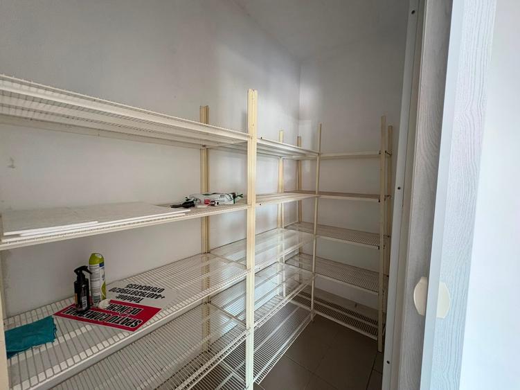 Spațiu comercial, de 50 mp, în Golești