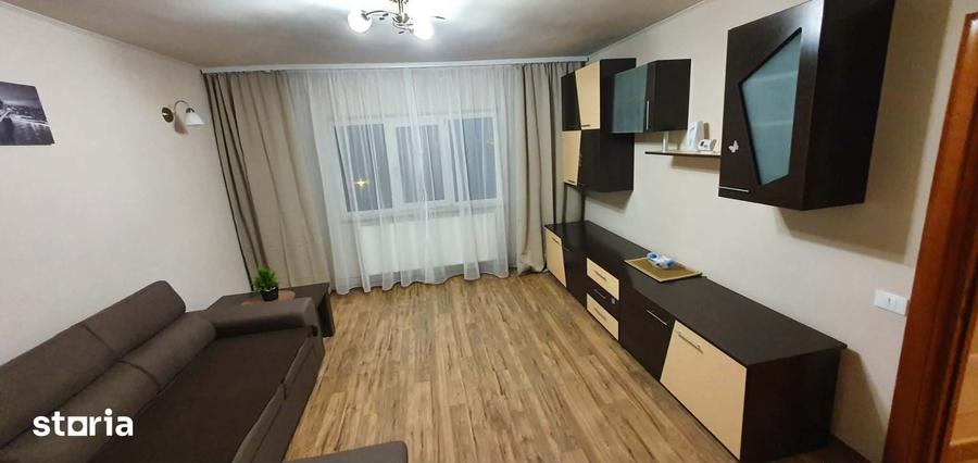 Apartament cu 3 camere decomandat, mobilat în Aurel Vlaicu