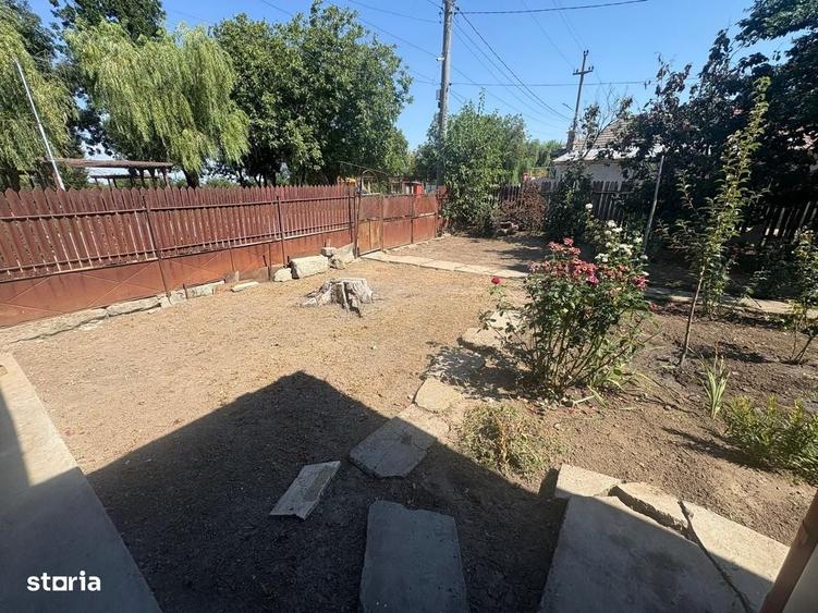 Casă cu 4 camere în Fundeni