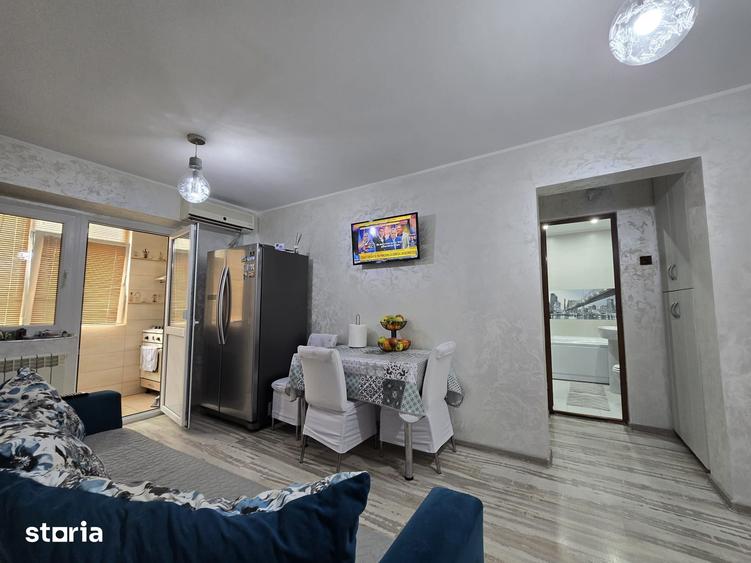 Apartament cu 2 camere decomandat în Școlilor
