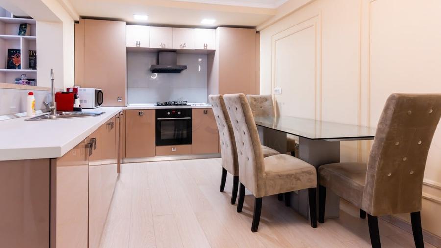 Apartament cu 3 camere decomandat, mobilat în Herăstrău