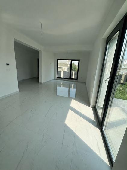 Casă cu 4 camere în Valea Lupului