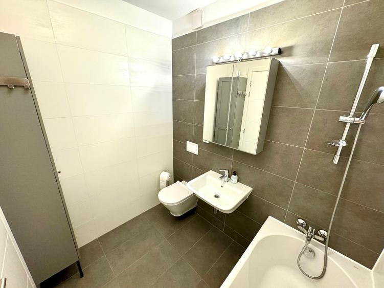 Casă cu 5 camere cu Canalizare în Central