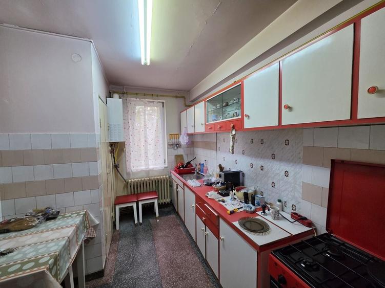 Apartament cu 3 camere decomandat în Gheorgheni