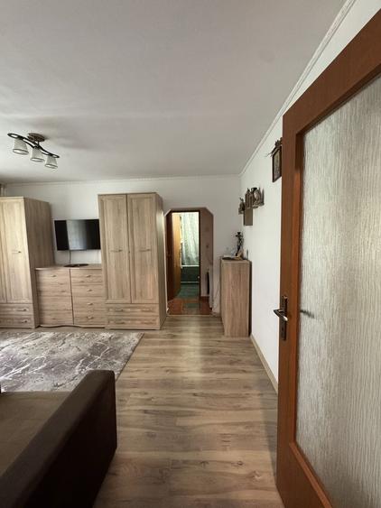 Apartament cu 2 camere semidecomandat, mobilat în Noua — fotografia 2