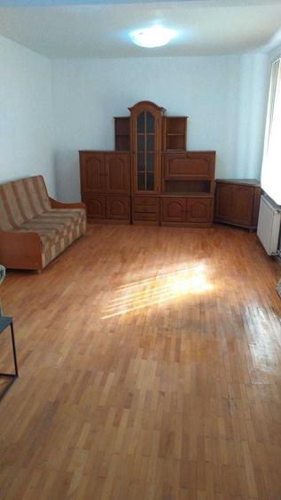 Casă cu 4 camere cu Teren 250 Mp în Giulești