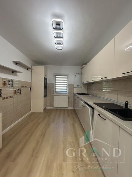 Apartament cu 3 camere decomandat în Zorilor