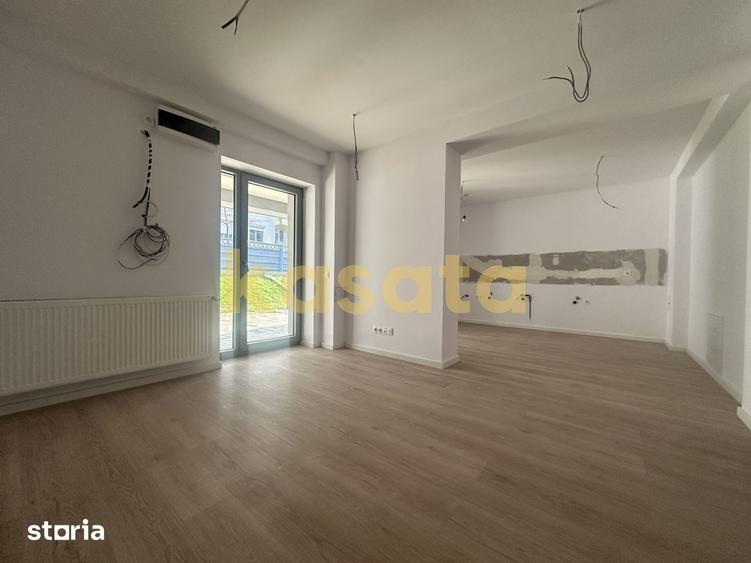 Apartament cu 3 camere în Tei