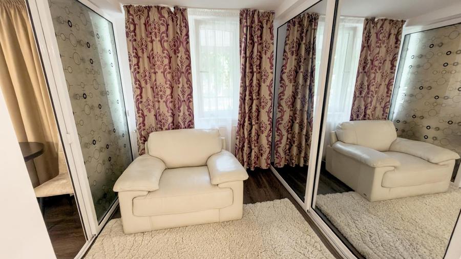 Apartament cu 70 camere semidecomandat în Țiglina 3