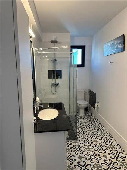 Apartament cu 2 camere semidecomandat, mobilat în Republicii