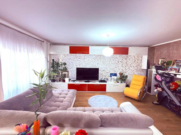 Apartament de vanzare 3 camere etaj 1 8 Nicolina bloc 1989 - 2