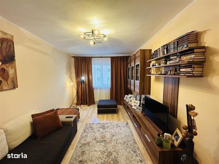 Apartament cu 3 camere decomandat în Vasile Aaron