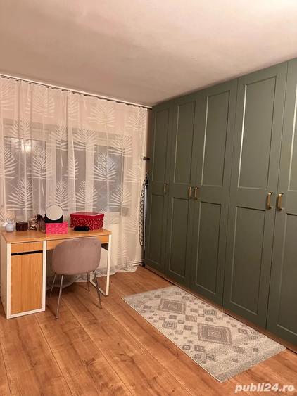 Apartament cu 4 camere decomandat în Central