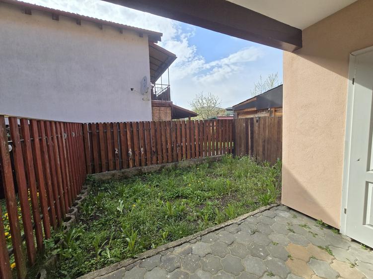 Casă individuală cu 3 camere cu Canalizare în Florești