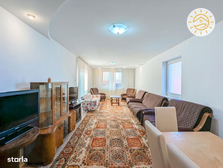 Apartament cu 3 camere decomandat în Centrul Istoric
