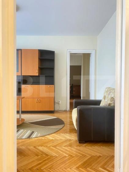 Apartament cu 3 camere decomandat, mobilat în Sud