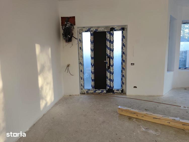 Casă cu 3 camere cu Teren 478 Mp în Tărtășești